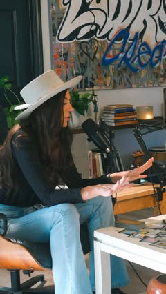 Who else is feeling called to step out of the 9-5 and into purpose? 🌙
Spirit’s message for Luke (a dancer + producer) might be for you too.

#TheWiseUnicorn #careerreading #psychicmedium #lifepath #spiritual  #manifestation