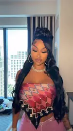 WANNA BE LIKE ARIII 😍😍🥂 

yall my God is great !! I was just blessed with the opportunity to do one of my FAVORITE celebrities hair @therealkylesister 🥺😭💕💕 

MUA: @makeupsex702

 
*** click the link in bio to book this look ***
-
-
-
-
-
-
-
-