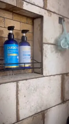 Who else is starting the year with a new self-care routine? I have been battling thinning hair and hair loss due to breakage and stress. Since adding @pura_dor to my hair care products, I have noticed how it has helped heal and repair my hair’s issue