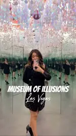 🤯 MIND-blown! When what you see isn’t what you get 😅 #museumofillusions #museumofillusionslv 
—————————
If you’re looking for something fun, different and unique to do on the Las Vegas Strip, then checkout the newly opened Museum of Illusions! ✨🪞
