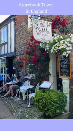 Nestled in the heart of East Sussex, Rye is a medieval English town that feels like stepping into a fairytale. With its charming, cobbled streets, medieval castles, cosiest tea rooms and serene coastal beauty, it’s the ultimate day trip or a peaceful