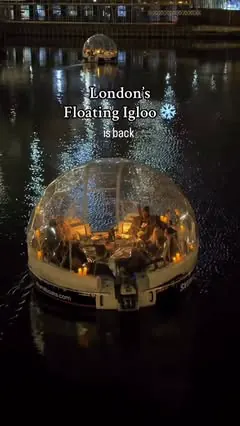 ❄️ London just got cosier on the water! 🫕🚤❄️ @skunaboats 

Step aboard London’s most magical Igloo Boat at Canary Wharf - a floating winter wonderland with fondue, blankets & twinkling lights. 

✨ What’s included:
🍫 Classic cheese or chocolate fon