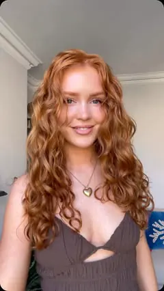 @mattloveshair posted this tip for wavy/curly hair and I can confirm it’s a game changer! 👏🏻

Products:
@theouai curl creme and hair oil
@ecostyle_uk olive oil gel
@leestaffordhair anti humidity spray 

#hairideas #hairhack #wavyhairhack #curlygirl
