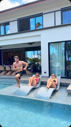 Who are you bringing with you to this Airbnb?! @amavikai 

Comment “MAUI” for more info and mention my name when booking to get $3,500 off 🥰 

Video Credit: @jaden.versluis