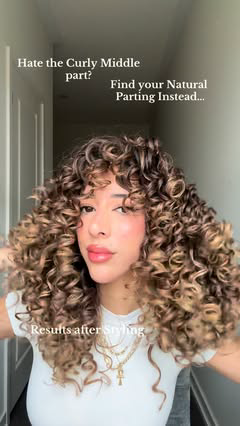 My Favourite Curly Volume hack!🥰
Follow Tiktok: (nourxmohamed) 
.
.
.
#curlycommunity #curlygirImethod #curlynaturalhair #curlybeauties #heatdamage #curly #curlyhair #curlyhairstyles #curlygirls #curlyhairdontcare #curls #wavyhair #straighthair #cur