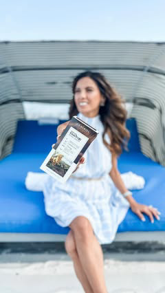 If you don’t have time for a salon appointment, check out @clairolcolor Total Root Touch-Up.

I use shade 5 Medium Brown, giving me permanent color from roots to lengths. This keeps my hair looking fabulous in 2 steps and only 20 minutes, and it allo