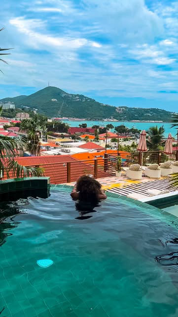 No passport needed to visit @pinkpalmvi the newly opened hotel in St. Thomas, as they are a part of the US Virgin Islands💅🏾. Hotel details below:

•Adults Only Hotel. Perfect for couples, girls trip or solo trips.

•On-site Restaurant- Unfortunatel