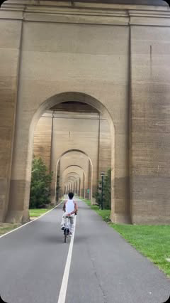 NYC has so many beautiful and unique corners - I can’t wait to see more. #dateideas #dateidea #bikeriding #bikeriders #thingstodoinnyc #nycdateideas #randallsisland