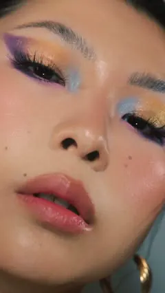 Shimmer in the crease is the my favorite thing to do!!! I can’t get enough, you have to try it 😊
.
.
.
#makeupreels #dramaticmakeup #colorfulmakeup #shimmereyeshadow #sparklymakeup #boldmakeup #grungemakeup #makeupart #asianmua #hoodedeyes #monolid 