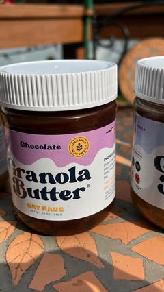 Thank you @oat.haus for gifting these amazing granola butters! They taste just like granola but literally in butter form! I love how I could put it on my apples for a healthy snack! 😋 
It’s all vegan friendly and has no BS ingredients! All natural a