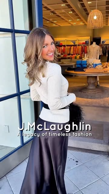 ✨ If you’re walking El Paseo and want a “put together” moment… this is your stop. 👗🌴

I popped into @jmclaughlin and it’s giving:
👚 elevated everyday outfits
🎨 fun prints + color that still feels classy
👜 accessories that instantly finish the lo