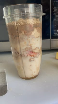 Protein fruit smoothie for a healthy workout 😋 

It’s not hard to get the right nutrients in your body. Take the extra little time to do it. Sacrifice something negative on your grocery list for what your body really wants. Get the results you’re wo