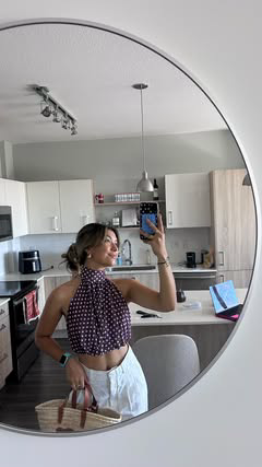 when I read this it really stuck with me… maybe living your best life just means slowing down enough to see how good it already is💌💌

#contentcreator #miamicontentcreator #wellnesscreator #wellness