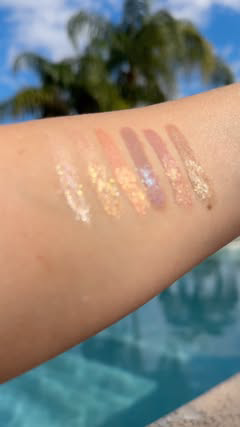 #pr @kajabeauty Wink Dazzle ✨ 

That’s it that’s all. My eyeshadow quickie.

#kaja #kajabeauty #kajawinkdazzle #kajaeyeshadow

#ugc #ugccreator
#ugccommunity #collab #collaboration #usergeneratedcontent #ugccontent