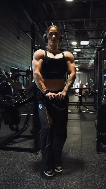 Little bit of back and shoulders if I must 

@atlantisstrength