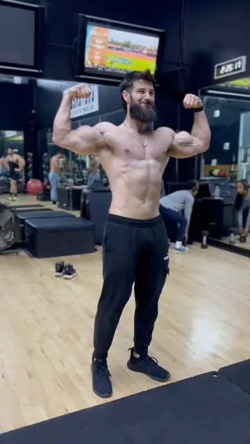 Flex up, stretch out 💪🏼