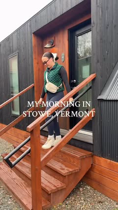 Wait till the end for a surprise 😅🌧️🚲☔️

Staying at the adorable A frame cabins at @outboundstowe 😍

@salomon @shop.midnightlunch @gostowe @daehair @lululemon @zookcabins @fruitriot #stowevermont #stowe #stowelocal #stowevt #gostowe #visitstowe #