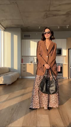 in case you’re stumped on styling fringe or suede, I’m diving into a few foolproof ways 🐆🤎 part 2 loading… 

 
#pintereststyle #pinterestfashion #suedejacket #winterfashion