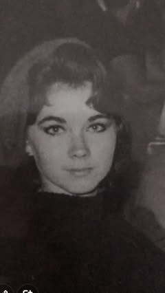 Doing my mom’s makeup is my favorite way to connect with her.  She’s living with advanced dementia, and while she may not always remember, these little beauty moments bring us both so much joy. 💄💕

As women over 40, we know beauty isn’t just about 