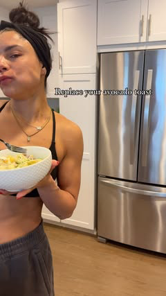 Avocado toast who?
•
I’m not a big avocado or toast person but this was sooooo good 🤤
•
Very easy to make and kept me full until dinner
•
Cottage cheese
Red onion
Jalapeño 
Avocado
Soft boiled eggs (7 minutes)
Chili lime seasoning 
Hot sauce 
•
#Hol