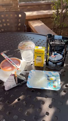 trying to experience korean convenience store in the us 🥹 #koreanconveniencestore #koreanconveniencefood #hmart #buenapark #ca #california #asmr #eatingshow #mukbang #koreanfood #koreancuisine #icecup #bananacoffee #tteokbokki #samgak #samgakkimbap 