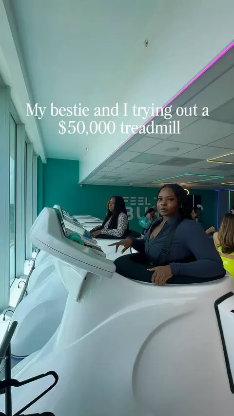 This ain’t no basic treadmill, babe — it’s a Vacutherm Threadmill using infrared heat + vacuum suction burning 3x the calories while draining my lymphatic system🔥💦 (aka making me skinny and unbothered). Bestie and I just entered our luxury cardio e