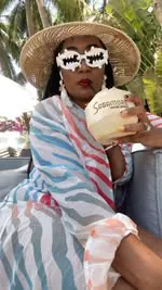 Fine Aunties check In 🥰😘⬇️⬇️⬇️⬇️⬇️⬇️
———————————————————————————————— 
📍@sagamorehotel 
Sunglasses 😎 @sheinofficial 
(I found them on AliExpress. Link in my story 🙌🏽🙌🏽🙌🏽)
Swimwear and coverup @iconswim 
——————————————————————-
#richauntyvib