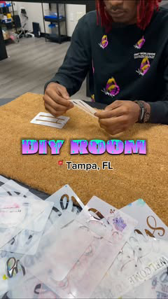 DIY Room📍Tampa,FL. This place is fun for all ages! There’s so many things to do like paint your own wine glasses, design your own shoes, and the even offer a candle making class! You can even rent out their space to throw parties for kids and adults