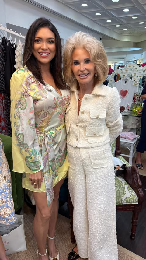 Palm Beach events always have a surprise ✨
Guess who I bumped into…
Palm Beach sempre reserva uma surpresa ✨
Adivinha quem eu encontrei…