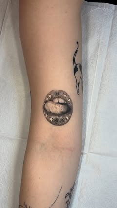 I think we need to change the stigma around fine-line tattoos!

Technique in fine-line tattooing requires a different approach compared to thicker, bold traditional tattooing. Yes, it is generally more difficult because there is way less room for err