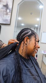 Shout out to the braiders who don’t fold on you, are on time for your appointments, don’t try to reschedule or rush work 💕🫡

I recently got my hair done by a Philly breeder, and my appt exceeded my expectations ❤️😍

 If you want a cute protective 