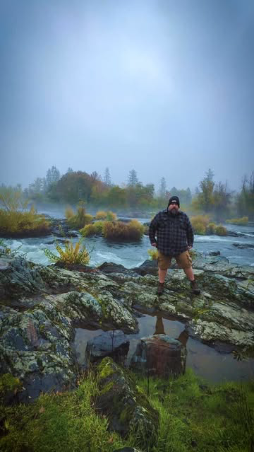 You are nature and you are beautiful. That’s it, that’s the post. 

📍Ti’Lomikh Falls outside of Gold Hill, OR  This place is in the ancestral lands of the Takelma, Cow Creek Umpqua, and Tolowa Dee-ni’ people & possibly others.

#YouAreEnough #Mental