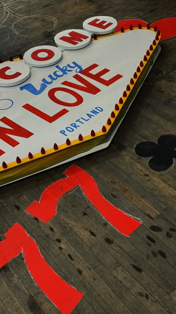 lucky in love ♥️🃏 @portlandnightmarket 
〰️
so excited to be back in portland helping the amazing & talented team @portlandnightmarket !! this last market celebrated 10 YEARS + RECORD BREAKING ATTENDANCE (15,244)!!

peep the new KARAOKE / DIVE BAR👀d