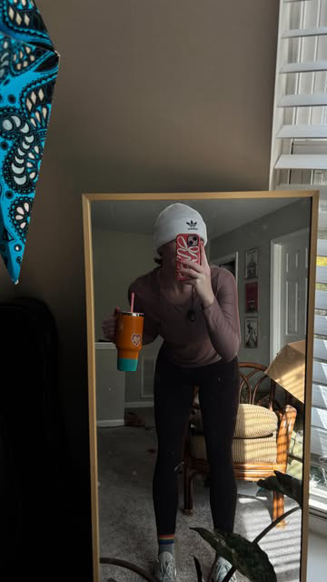 got my zoomies out the taylor swift way 🫶🏻 (what is wrong with me?? xoxo) 

#running #walking #taylorswift