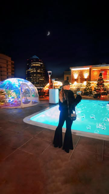 I got to celebrate Christmas early with a disco at the elves igloos 🥳🪩🌟🎄 

Thank you @unscripteddurham for inviting me to enjoy this magical experience 🥰 I will definitely be back 🫶

📍Unscripted Hotel Rooftop📍
202 Corcoran St.
Durham, NC 

•
