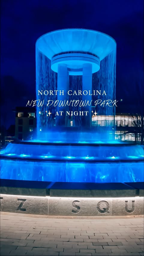 Did you know that the brand new @downtowncarypark is also open at night ? I went there last night to check it out and it is completely STUNNING 🤩 !!! 

Right now, the whole park is lit up with holiday decorations and there’s even a cool skywalk that