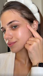 my skin feels calm, clear, and hydrated with @celladix_us 😍

I’ve been using the Celladix 131 Pore Clearing Serum together with the 131 Ceramide Capsule Soothing Cream, and this combo has truly transformed my skin — it gently clears pores, calms bre