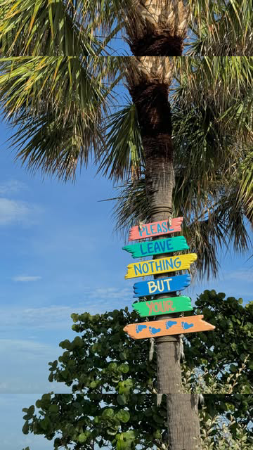 GRWM for the beach :)

OUTFIT DETAILS & CODES
👙 suit is from @thehoneyswim (code: CAROLINE)
🌺 flower clip is from @amazon (linked on my amazon storefront)
🌈 colorful bracelets from @puravida (code: CAROLINEXO) and @littlewordsproject 
🛍️ beach ba