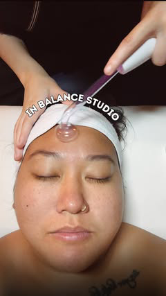 📍In Balance (Frederick, MD)

@inbalancemassagefrederick is owned and operated by Susie since 2020. She offers a variety of massages and has recently added skincare services by @skindeepaestheticss 🧖🏻‍♀️ 

I went in for a custom facial and left fee
