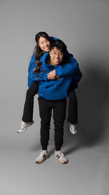 📷 Bookmark this fun photoshoot experience! - DISCOUNT BELOW!

@selfielab.ca is a mirror self-portrait photo studio, the first of its kind in Vancouver!

You can choose between a 25 minute, 40 minute or 90 minute session (based on person quantity). 
