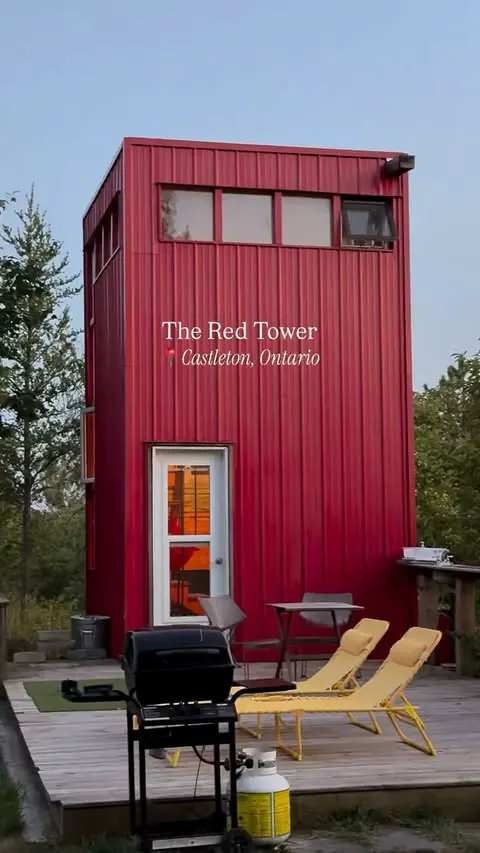 The perfect getaway for hoa hoa hoa season 🍂

Escape to @thereddtower, an architect-designed retreat for two tucked away on 30 acres of forest in Castleton, Ontario (near Warkworth) 🌲🪵

This bold 100 sq. ft. glamping tower is surrounded by hiking 