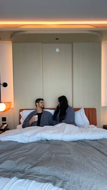 Staycation at the new @canopytorontoyorkville✨

If you're looking for a hotel that combines upscale style and sustainability, then Canopy by Hilton Toronto Yorkville is the perfect choice for your next trip to Toronto.

The lobby and rooms are so mod