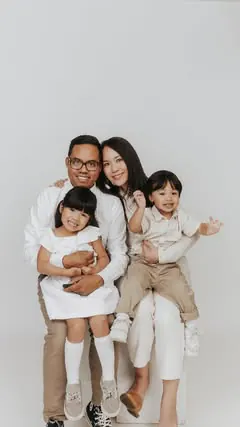 Self-Portraits at Monography 

We visited the @monography studio to do some family self-portraits! It was a fun time as we got to choose some tunes to set the mood for our photoshoot.

Check out Monography for a fun photo session and receive your pho