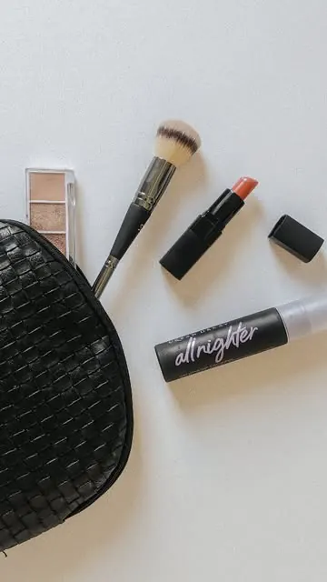 Keep Your Makeup in Place During Summer! 

I've tried different makeup setting sprays, but always come back to Urban Decay All Nighter Waterproof Makeup Setting Spray.  It lasts long and keeps my makeup intact better than any other setting spray.

I 