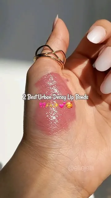 Fave Lip Bond duo 💗 

There are 3 new vice Lip Bond shade inspired by backtalk! 

Out of the 3, these 2 are my faves.

They are creamy, lasting, and doesn't dry out my lips.

❄️ In colder season, I prefer using liquid lipstick vs lipgloss mainly bec