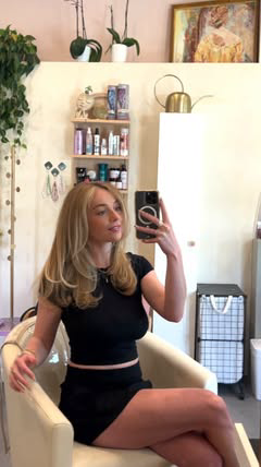 Come with me to my hair appointment 💇🏼‍♀️ 

Luci did an amazing job on highlights, trim, and a blowout in the cutest salon💗🫧

#hairvlog #hairtransformation #blondehair #hairappointment