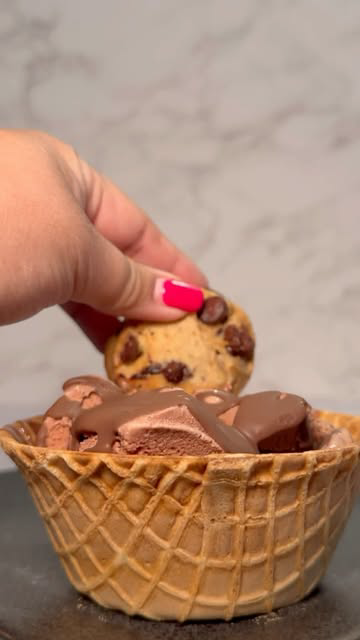 📣 Ready to try a cookie unlike any other? 

I headed to the closest Winn Dixie to try out Puff Cookies and luckily there were two packs left. ✨

Puff Cookies are unique in that they are light, airy and packed with flavor. These cookies puff up durin