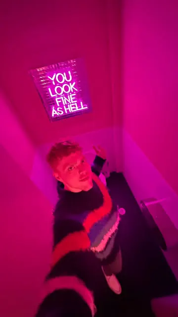 On Wednesday, we wear pink… and go to @hiddengemstl 💅 I still stand by my statement “this is the best space to happen to St. Louis”. It’s fun, it’s eccentric and it’s giving ✨ @shopgoldengems really did their thing!! 

#stl #stlouis #stlouisgram #st