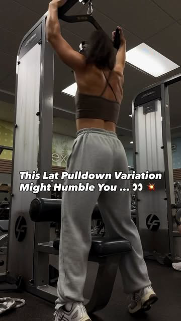 🚨Lat pulldown NO MOMENTUM > game changer.

Most people (myself included) go too heavy on lat pulldowns without even realizing it. When you do that, you end up swinging your whole body just to move the weight.

Recently I lowered the weight, took awa