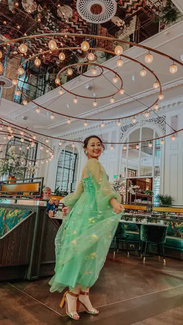 Had the best time planning this! 🫖💞🌷🐝I’m so excited for Bridgerton S3 - in honor of the new season, sharing my Bridgerton Brunch I hosted for my birthday in 2022 at the @fairmontolympic! @thegeorgeseattle 

I can’t believe the new season releases